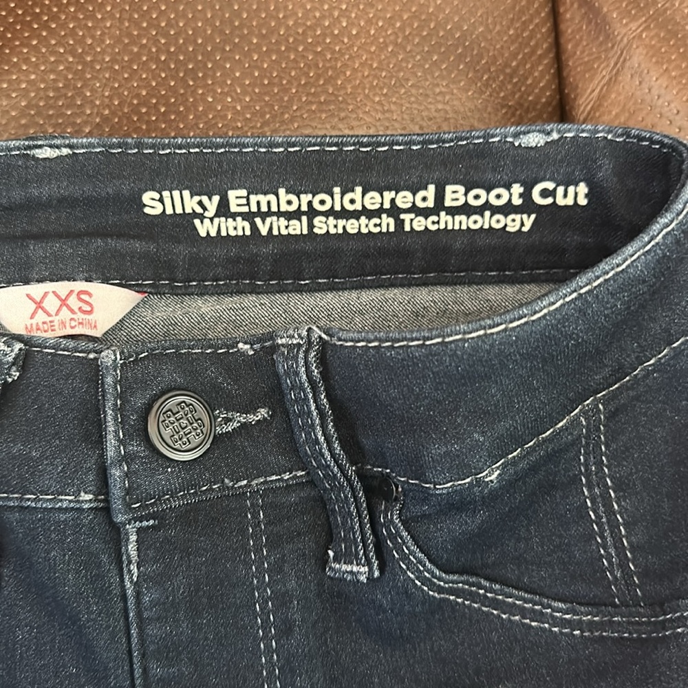 - Laurie Felt Los Angeles Jeans - Picture 7 of 8